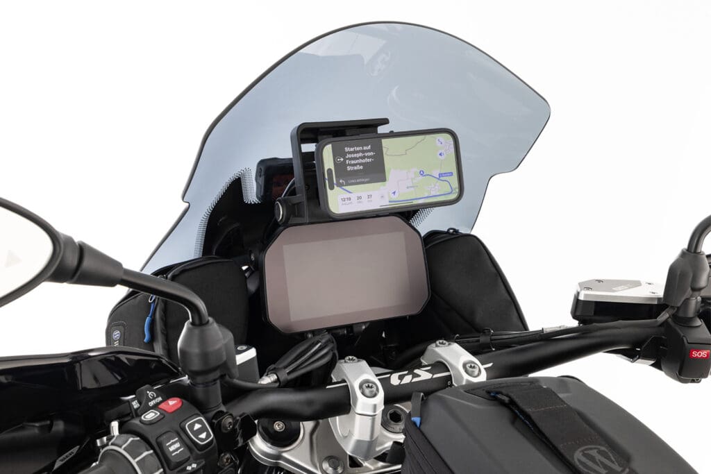 Motorrad mit montierter Halterung, ©Wunderlich
