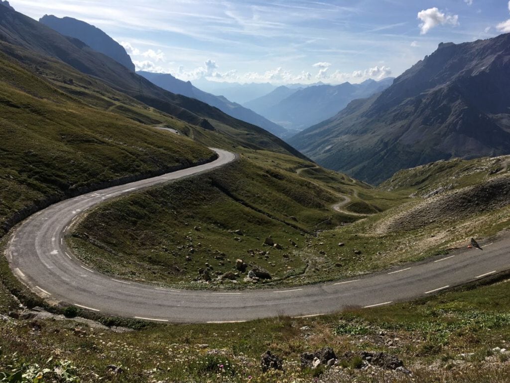 Route des Grandes Alpes – allein unterwegs zwischen Pässen, Hitze und Sehnsucht 12 12 Straße Richtung Col Galibier