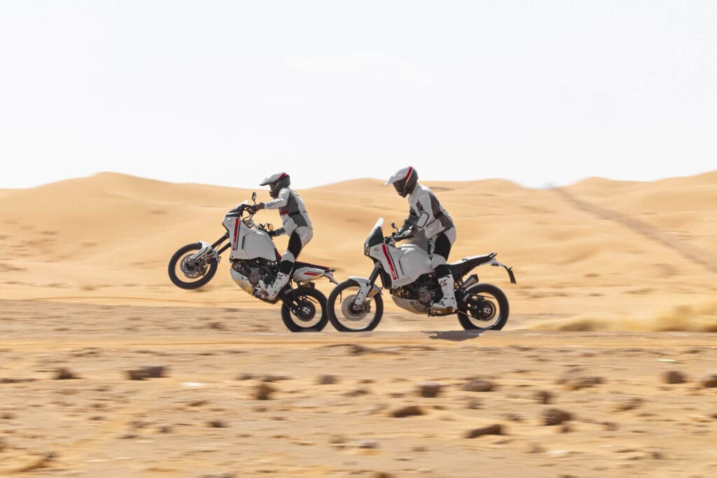Dank der starken Offroad-Orientierung der Ducati DesertX kennen Reiseträume keine Grenzen. Reiseenduro für Wüstendünen, Schotter uvm.