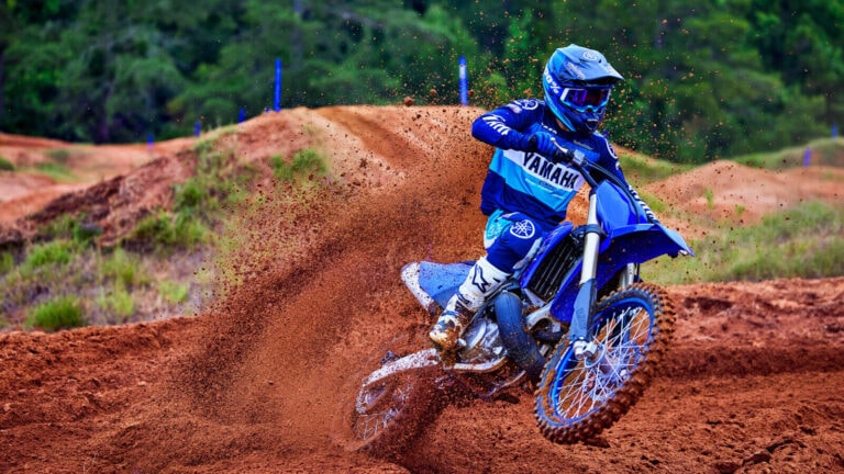 Die neue Yamaha YZ250: Zwei Takte. Erster Platz