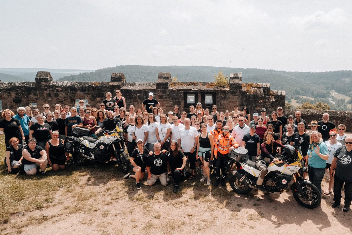 Fellows Ride @SHE RIDES Summit 2024 Gipfeltreffen motorradfahrender Frauen auf Burg Breuberg in Hessen.