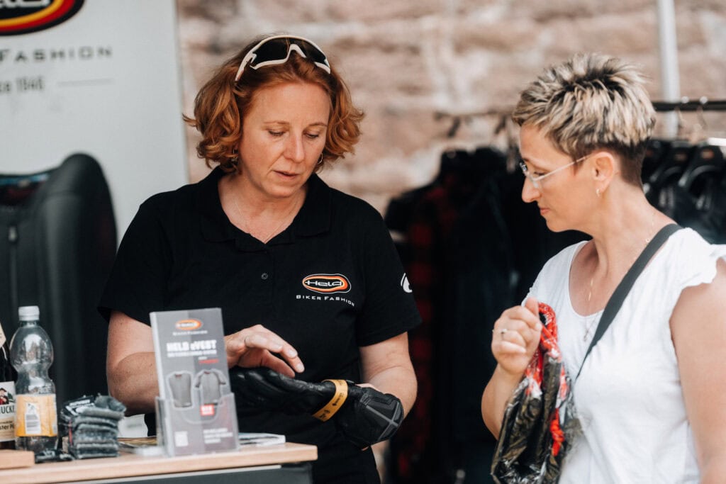 SHE RIDES Summit 2024 Gipfeltreffen motorradfahrender Frauen auf Burg Breuberg in Hessen