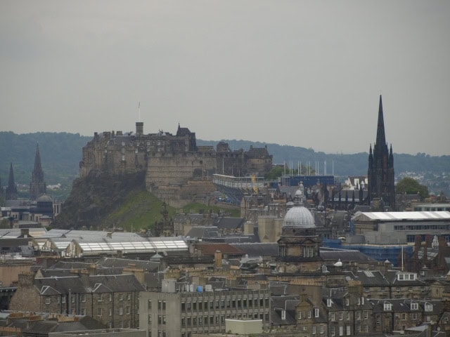 Als Alleinreisende nach Schottland per Motorrad - I did it! 9 Blick auf Edinburgh Castle, Schottland