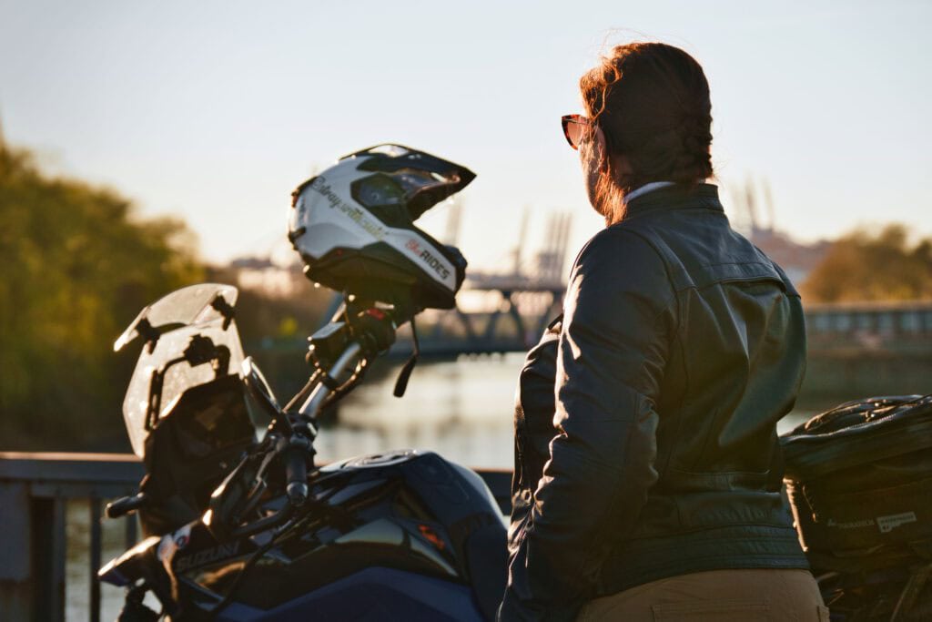 Getestet: Fastway Lederjacke – klassisch, robust und überraschend günstig 7 Fastway Lederjacke Tragebild Rückseite