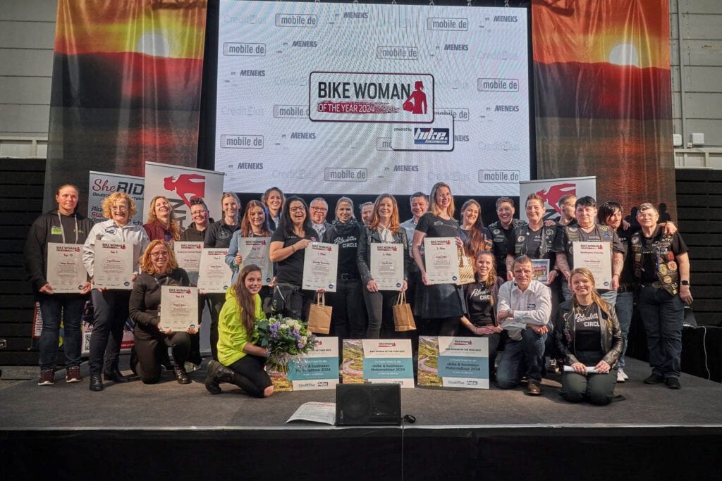 Der Bike Woman Award 2024: Eine Hommage an die Power der Motorradfrauen 10 Preisverleihung: Bike Woman Award 2024. Power und Entschlossenheit der Frauen im Zweiradbusiness. Bike Woman of the Year | Motorradfrauen