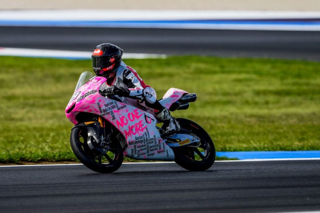 Aurora Angelucci auf der Rennstrecke