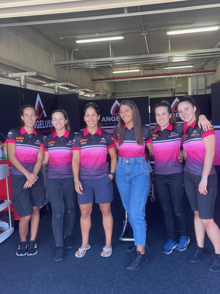 Aurora Angelucci – Mit #NoOneMore gegen Gewalt an Frauen 1 Aurora Angelucci mit Team