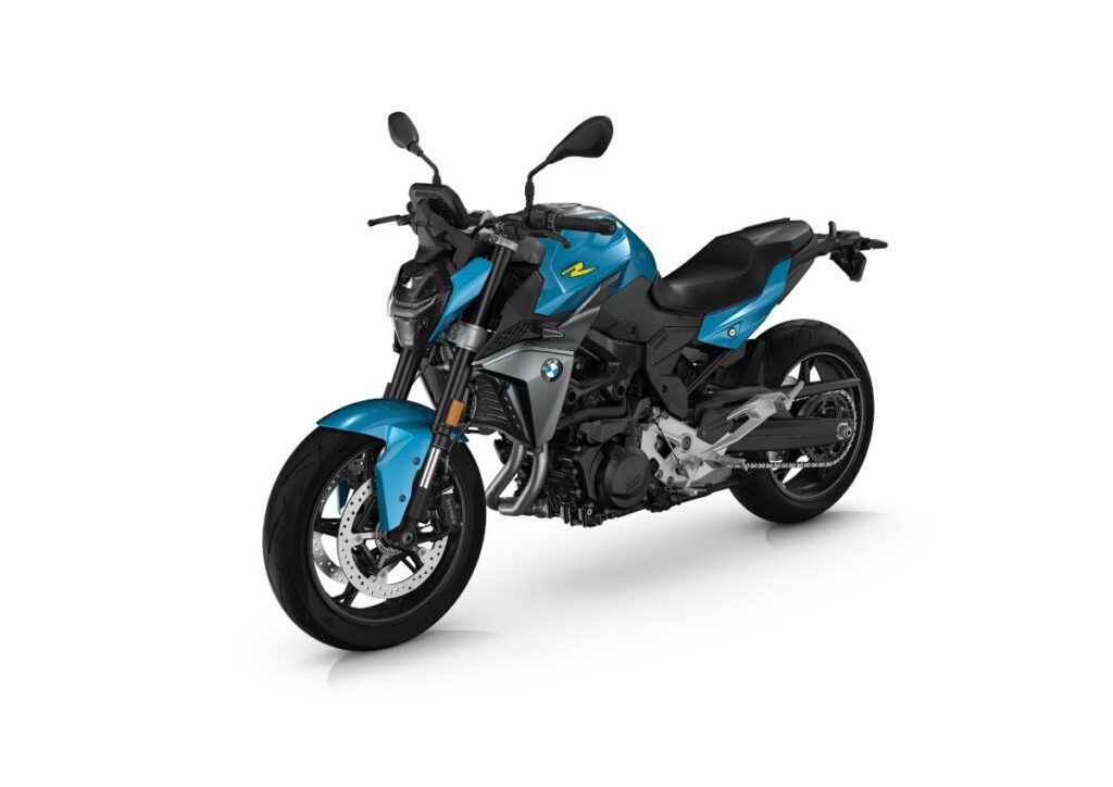BMW F 900 R Seitenansicht schräg türkis