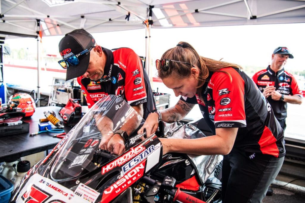 Building Speed Buchrezension Chloe mit Team Hammer