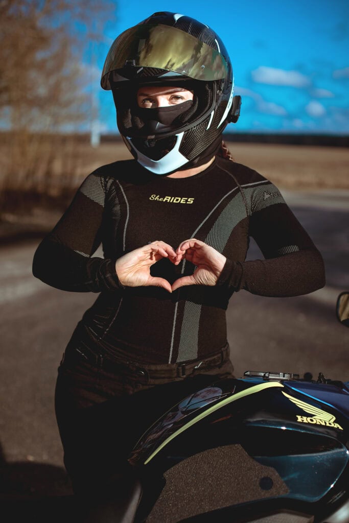 SHE RIDES x Touratech Limited Edition Funktionswäsche für die Frauen Motorrad Community