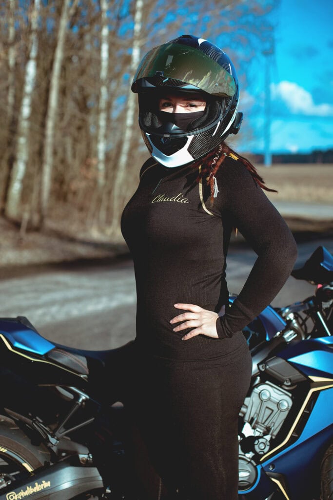 SHE RIDES x Touratech Limited Edition Funktionswäsche für die Frauen Motorrad Community