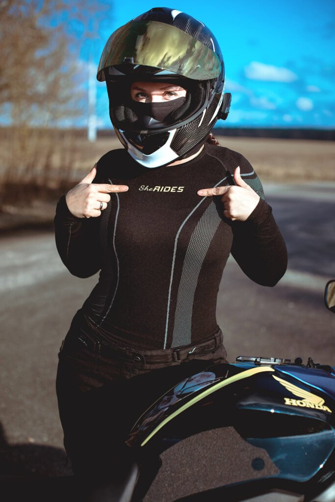 SHE RIDES x Touratech Limited Edition Funktionswäsche für die Frauen Motorrad Community