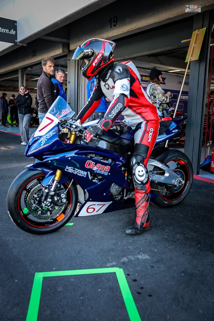 Wie das einzige Frauenteam im Deutschen Langstreckencup den Motorsport mit Herz und Highspeed aufmischt 1 Ohana Racing #67 Team DLC Frauenteam Deutscher Langstreckencup