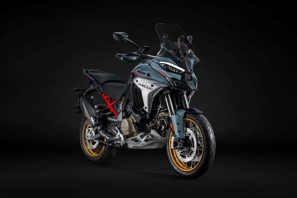 Ducati Multistrada V4 Rally 2026 Jade Green schräge Frontansicht