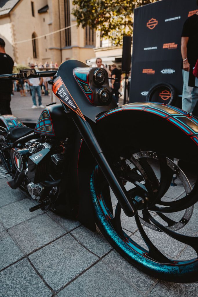 European Bike Week 2025 – Freiheit, Gemeinschaft und Custom Culture 3 European Bike Week 2025 Detailansicht Custom Bike Türkis