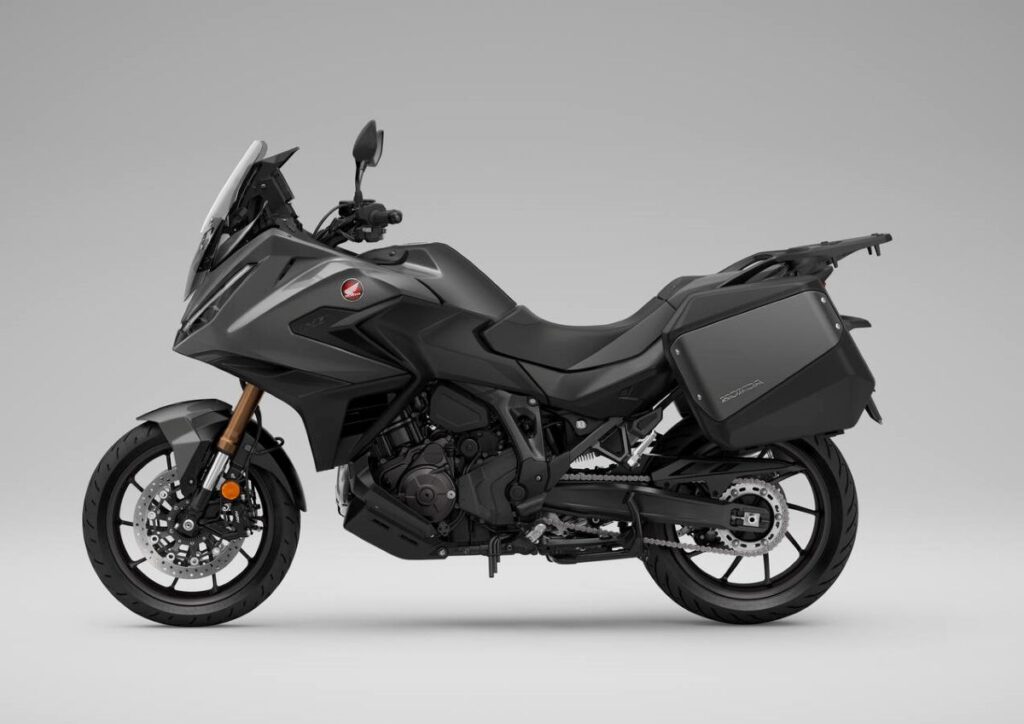 Honda NT1100 2026: Moderner Tourer mit DCT, Electronic Suspension und neuen Farben 1 HONDA NT1100 & NT1100 Electronic Suspension Seitenansicht schwarz