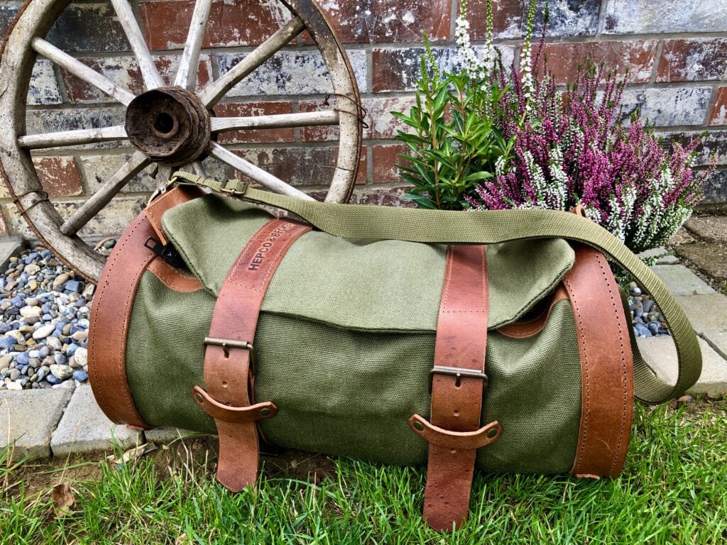 Die Hepco&Becker Legacy Hecktasche ist ein praktisches und robustes Motorradgepäckstück und perfekt für Retro- oder Classic-Bike Fahrer:innen.