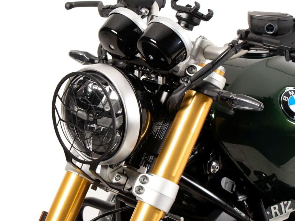 Hepco & Becker Zubehör BMW R 12 nineT: Mehr Stil, mehr Funktion, mehr Freiheit 6 Hepco&Becker Zubehör BMW R 12 nineT Lampenschutzgitter Detailansicht schräg