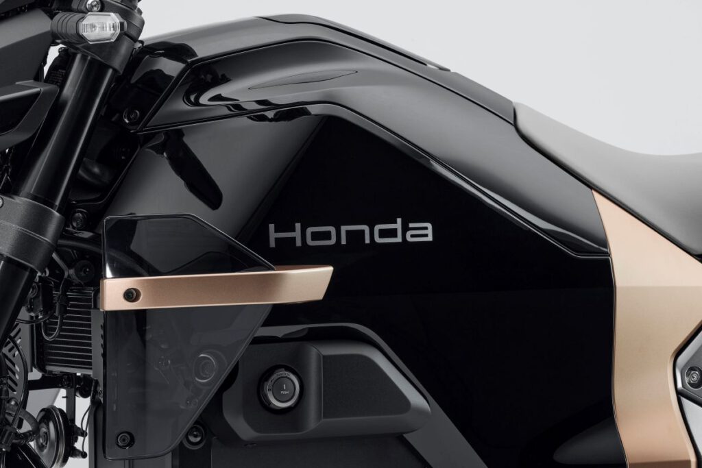 Honda WN7 Elektromotorrad rosegold Seitenansicht Detail