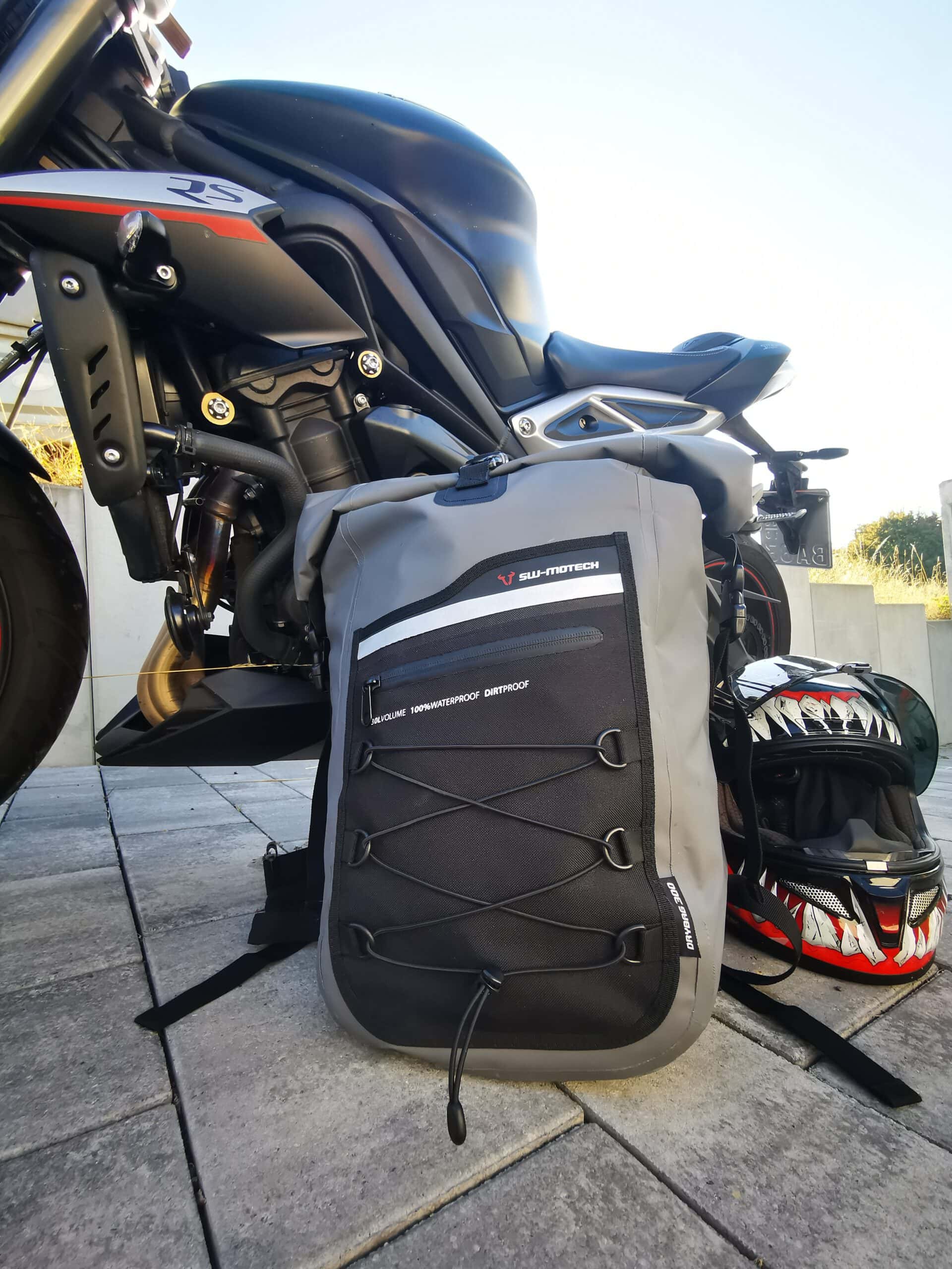 Motorrad-Rucksack-Tour von Frankfurt nach Berlin und zurück. Der Drybag 300 Rucksack von SW-Motech im Komfort- und Leistungs-Test.