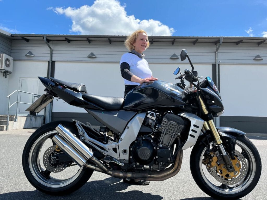 Ingrid – Zwischen Mentaltraining, Maschine und Mindset 5 Ingrid hinter dem Motorrad