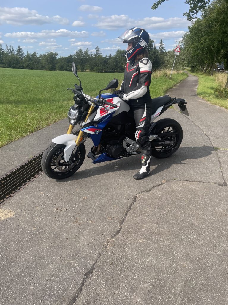 Motorradtour von Flensburg zur Insel Rømø: Ein Abenteuer von Norddeutschland nach Dänemark mit spontaner Landung auf dem Moto Festival.