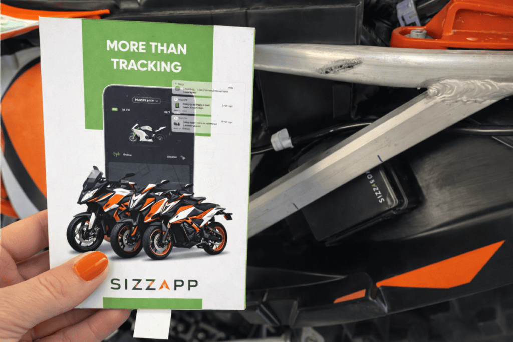 Sizzapp GPS-Tracker im Dauertest: Sicherheit fürs Motorrad ohne Abo 7 Sizzapp GPS-Tracker Karte Box im Fokus