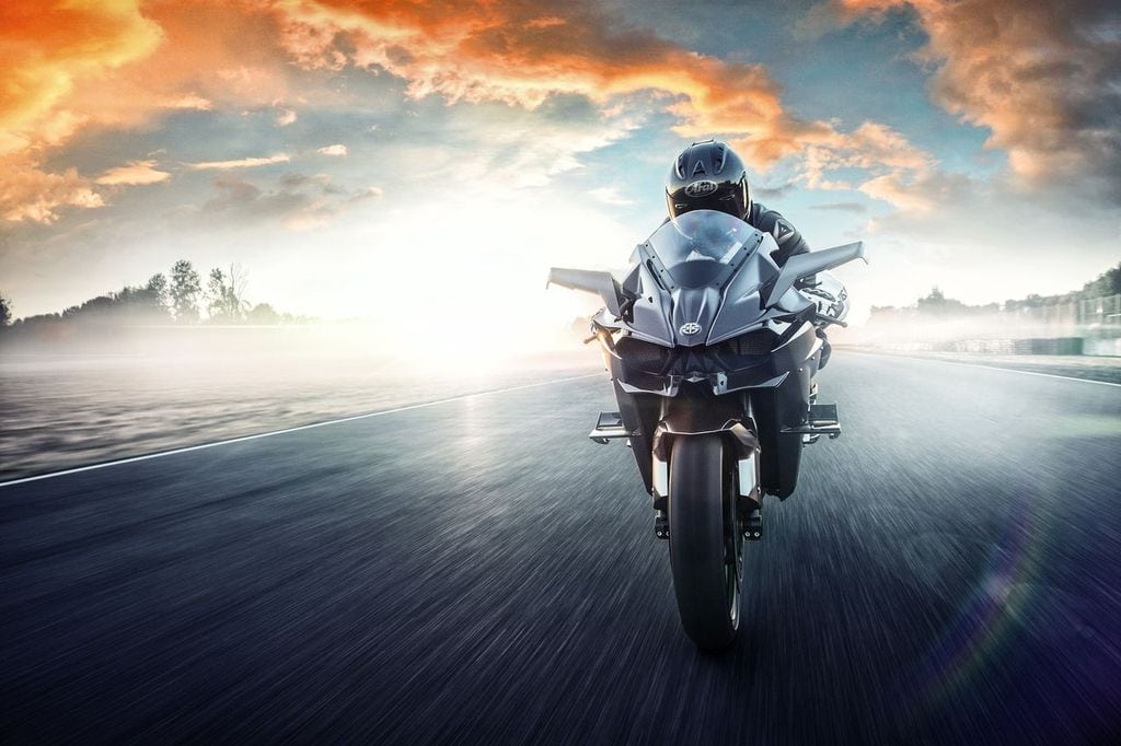 Kawasaki Ninja H2R 2026: Die ultimative Hypersport-Legende mit 326 PS 3 Die Kawasaki Ninja H2R ist ein reinrassiges Rennstreckenmotorrad und nicht für den öffentlichen Straßenverkehr zugelassen.