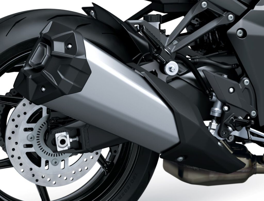 Kawasaki Z1100 2026 Detailansicht Auspuff seitlich