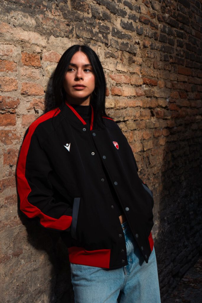 Macron X Ducati capsule collection FRau und Jacke