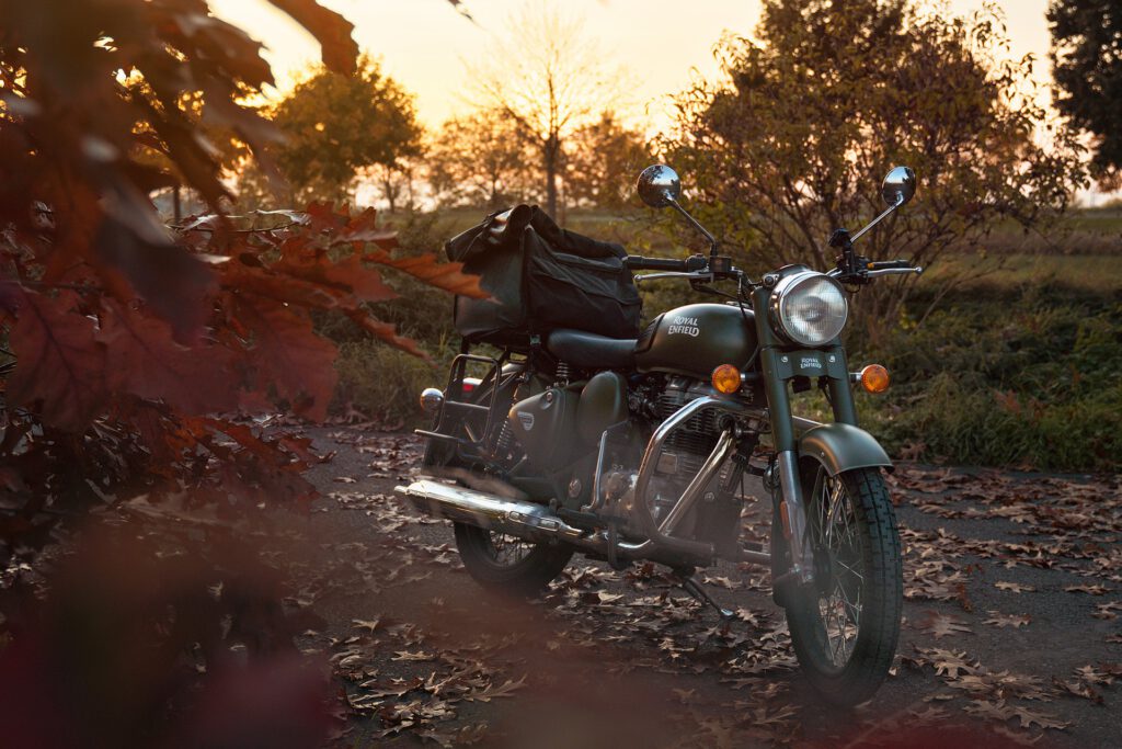 Motorradfahren im Herbst: Sicher und genussvoll durch die kühlere Jahreszeit 6 Goldene Herbsttage locken uns noch mal aufs Motorrad. Motorradfahren im Herbst bringt ein paar Herausforderungen mit sich. Wir haben Tipps...