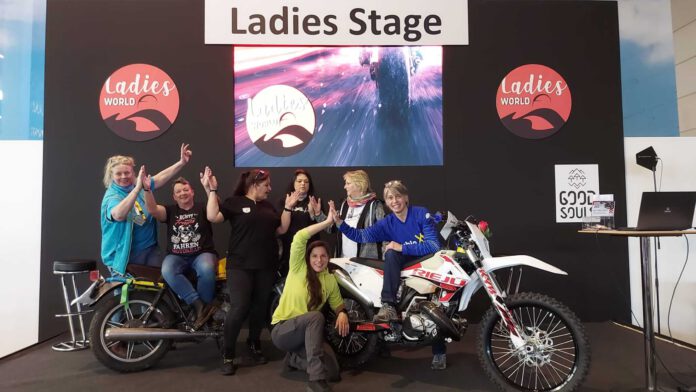 Ladies Stage_Motorradwelt Bodensee 2024: Über 39.000 Zweirad-Fans auf der Messe Friedrichshafent. Frauen-Motorrad-Community SHE RIDES war mittendrin.