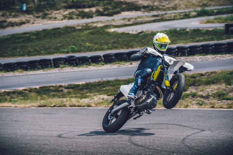 Neue Husqvarna 701 Supermoto und 701 Enduro