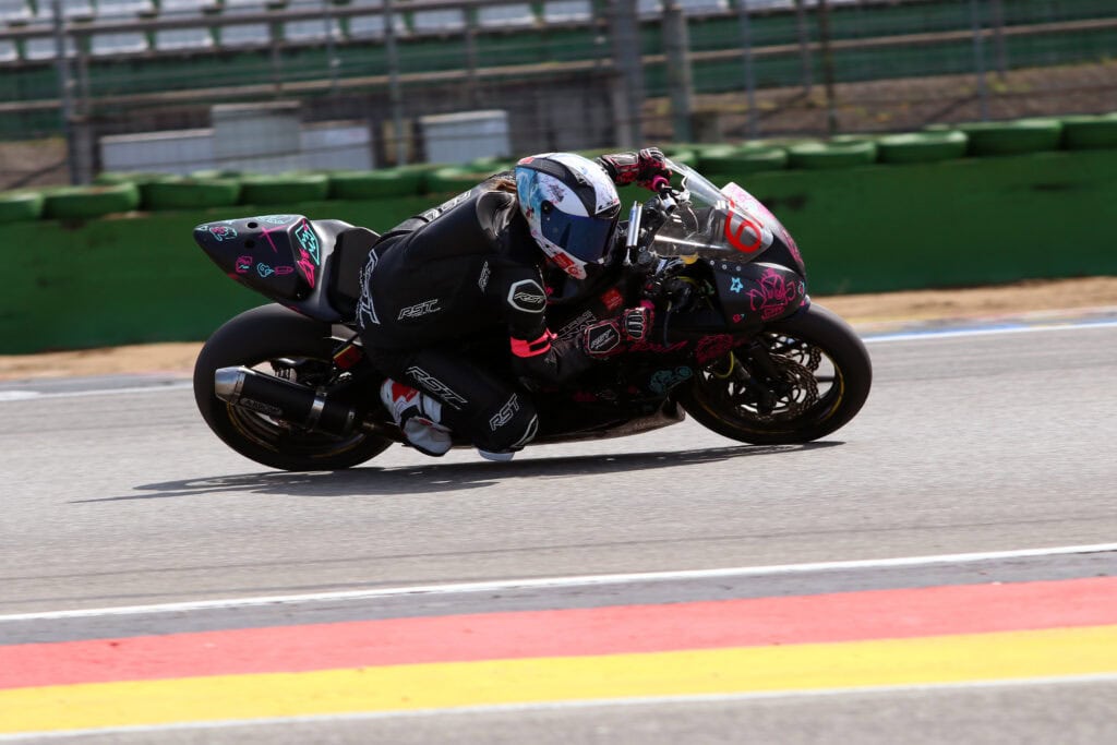 Wie das einzige Frauenteam im Deutschen Langstreckencup den Motorsport mit Herz und Highspeed aufmischt 7 Ohana Racing #67 Team DLC Frauenteam Deutscher Langstreckencup