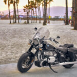 Nach der Premiere der neuen BMW R 18 stellt BMW Motorrad nun die neue BMW R 18 Classic vor. Nostalgischer Tourer. Tourentauglichen Cruiser.