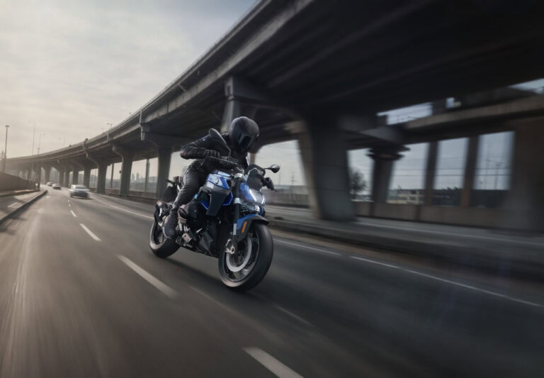 Die neue BMW R 1300 R: Der Dynamic Roadster mit Boxermotor