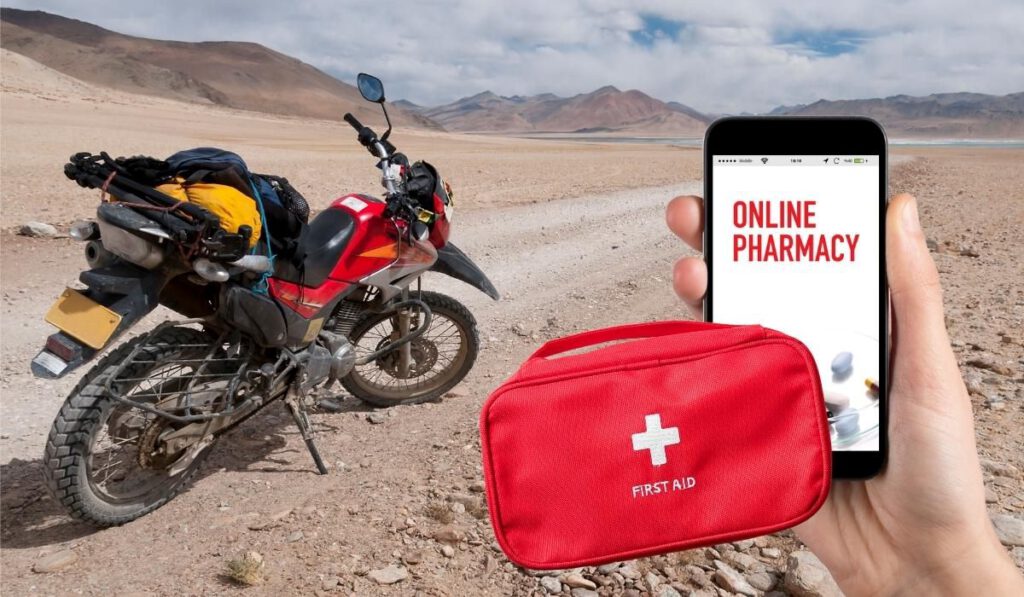 Was muss auf Motorradreise wirklich mit? Wir haben Tipps zur Vorbereitung, Vorsorge und eine Checkliste für deine Motorrad-Reiseapotheke.