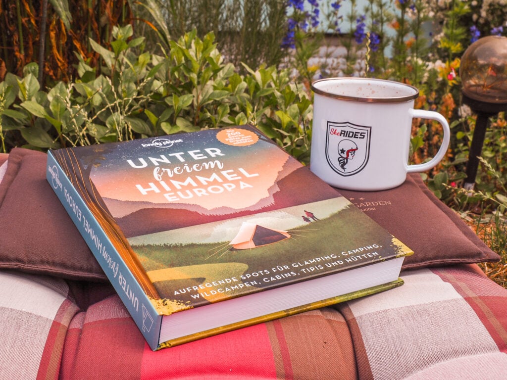 Unter freiem Himmel übernachten ist die perfekte Ergänzung auf Motorradtouren in Europa. Tipps | Rezension | Lonely Planet Reiseführer