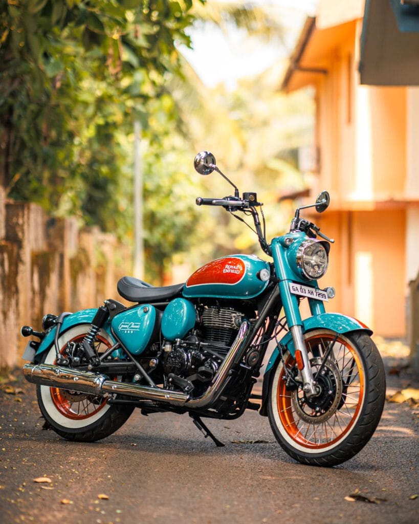 Royal Enfield Goan Classic 350: Hommage an die Motorradkultur von Goa 5 Die Royal Enfield Goan Classic 350 verbindet Retro-Bobber-Style mit moderner Technik. Alle Specs, Details und Besonderheiten im Überblick.