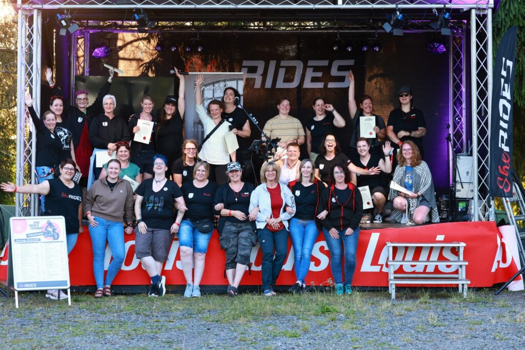 SHE RIDES Summit 2026 1 SHE RIDES Summit 2025 Bühne Main Stage Wing Women Team