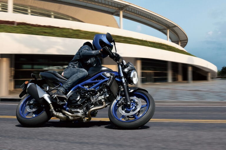 Suzuki SV650/X: Neue Farben für das Modelljahr 2021