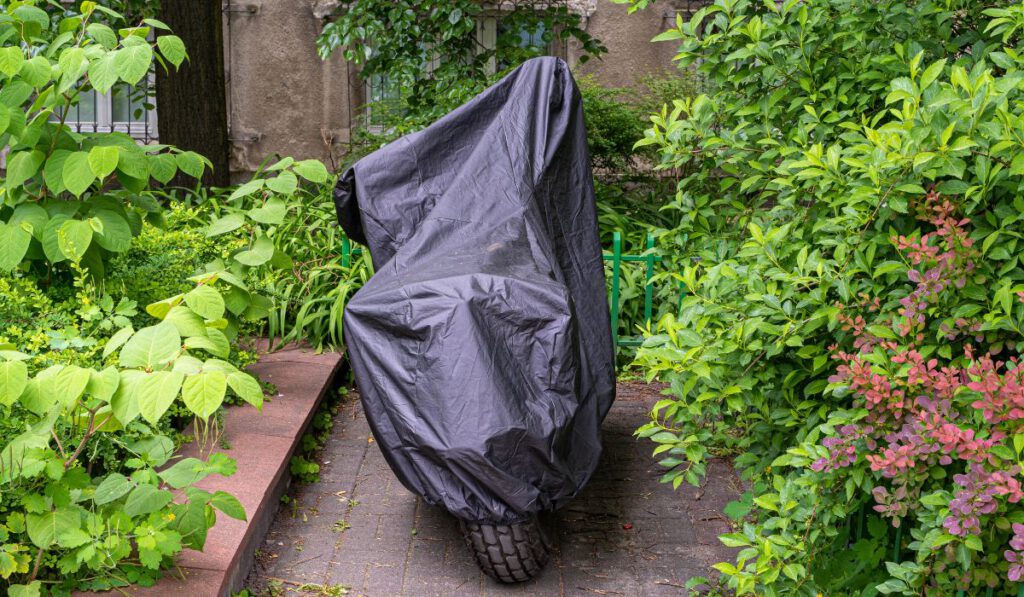 Saisonkennzeichen: Was gilt, wenn das Nummernschild pausiert 10 Was ist zu beachten, wenn die Motorradsaison endet? Mit einem Saisonkennzeichen heißt es dann Winterschlaf. Und der Versicherungsschutz?