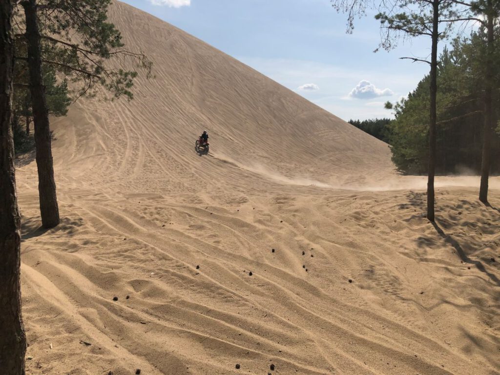 ENDURO IN POLEN / WESTPOMMERN – VERBOTEN GUT 16 Sanddünen Jochen Ehlers - ENDUROFUN TOURS