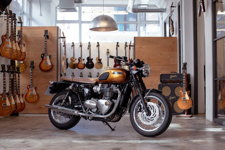 Triumph und Gibson bilden ein „legendäres“ Team