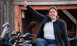Home 8 Stylisch, funktional und warm: Wir haben die Vanucci Thermojacke VXU-3 für motorradfahrende Frauen getestet. Alle Erfahrungen im Überblick.