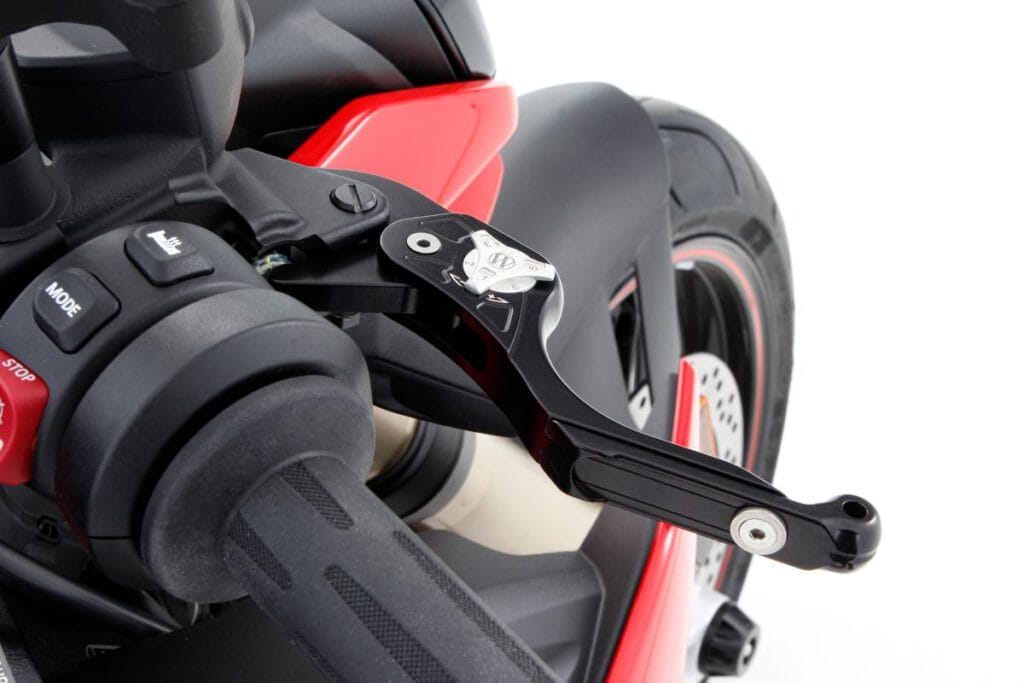 Wunderlich Boxer Spirit: Komponenten für den Rockstar BMW R 12 nineT 7 Wunderlich Zubehör BMW R12 nineT Kupplung Detailansicht