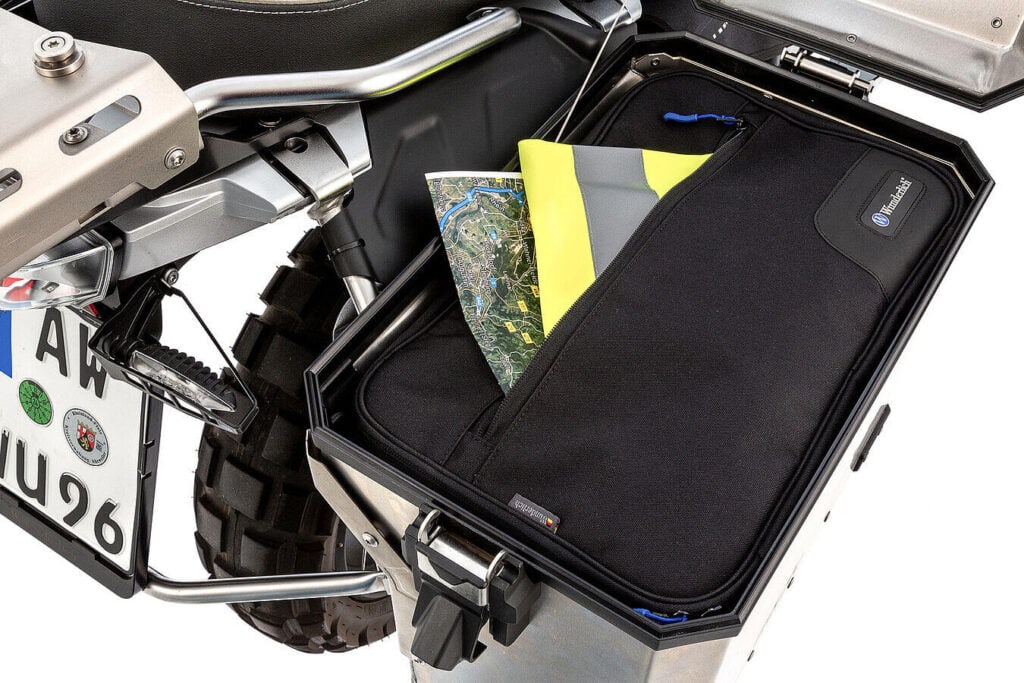 Motorradkoffer-Innentaschen: Qualität auf Maß geschneidert 19 Sie sind praktisch, komfortabel und sie schützen in Motorradkoffern alles, was uns lieb und teuer ist. Motorradkoffer-Innentaschen | Zubehör