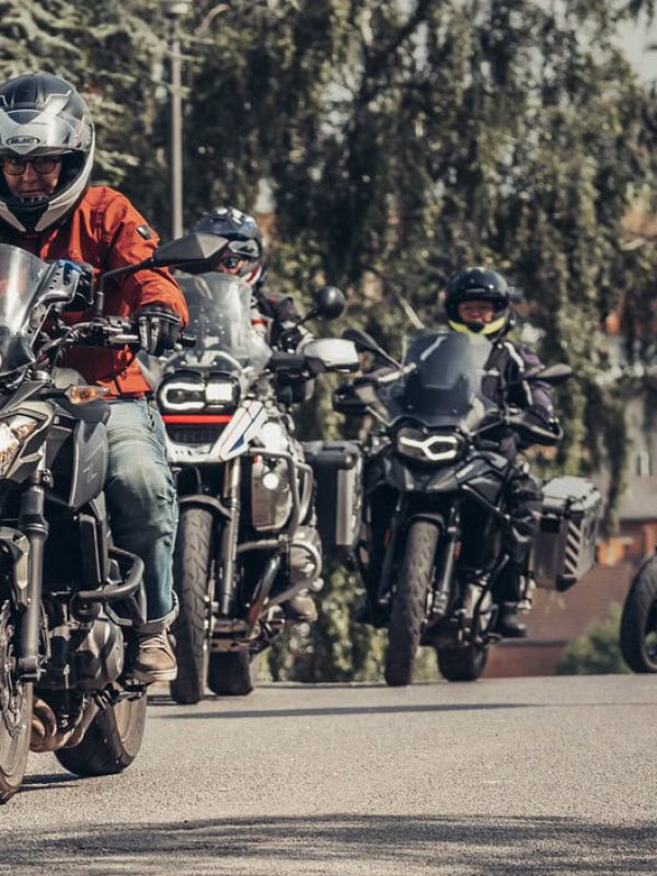 Fellows Ride @SHE RIDES Summit 2024 Gipfeltreffen motorradfahrender Frauen auf Burg Breuberg in Hessen.