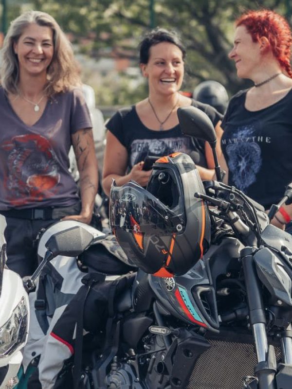 SHE RIDES Summit 2024 Gipfeltreffen motorradfahrender Frauen auf Burg Breuberg in Hessen