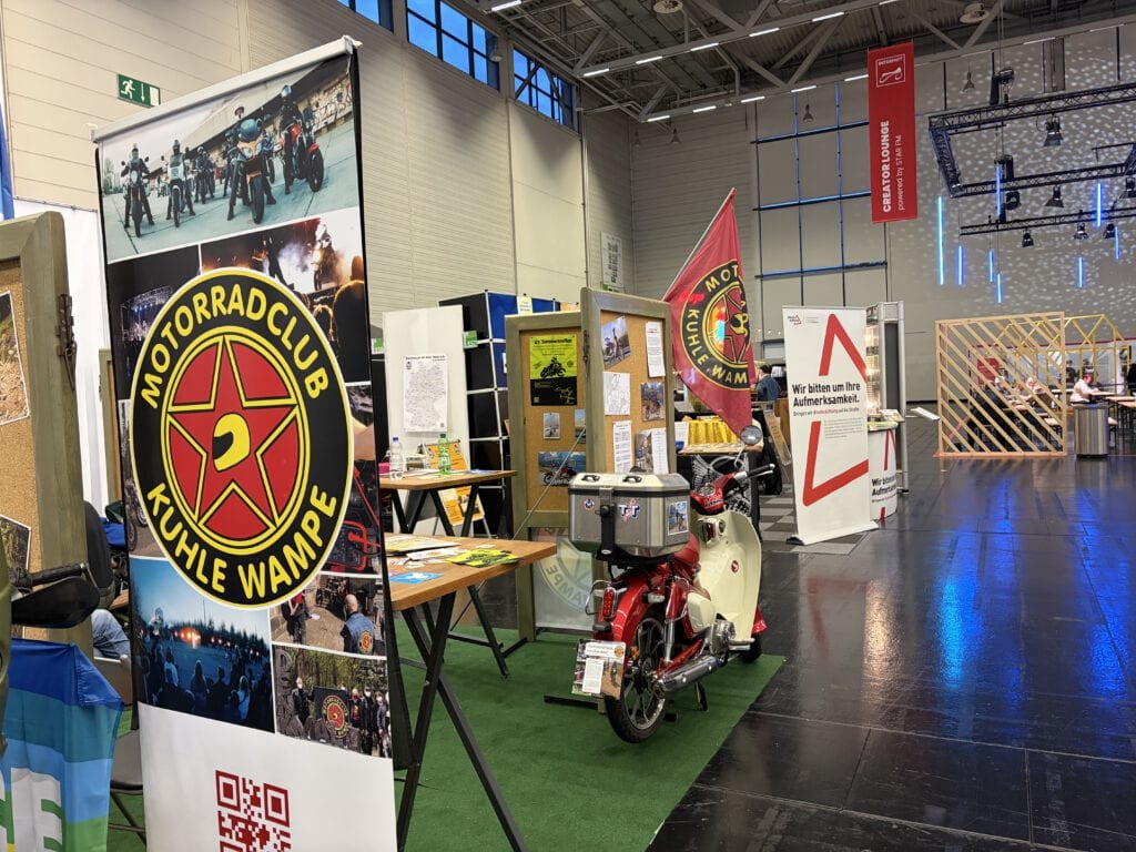 INTERMOT 2025 Erfahrungsbericht: Große Bühne, viel Show – wenig Neues 6 Intermot 2025 Stand Motorradclub Kuhle Wampe